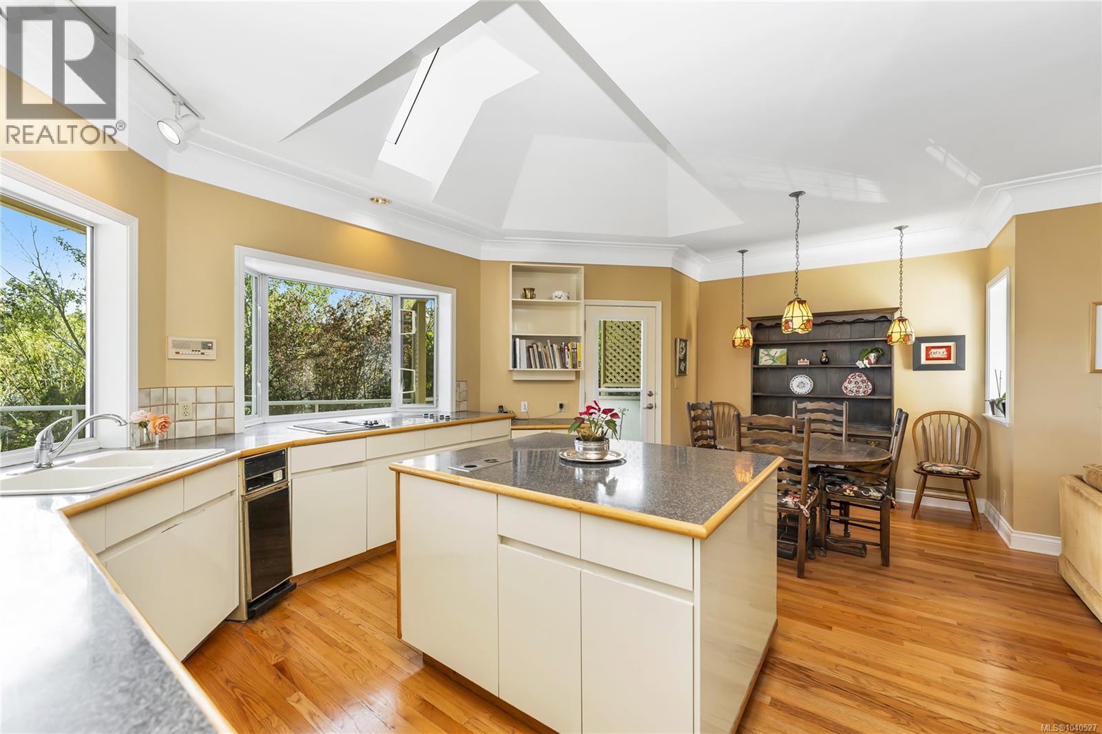  2717 Somass Drive, Oak Bay