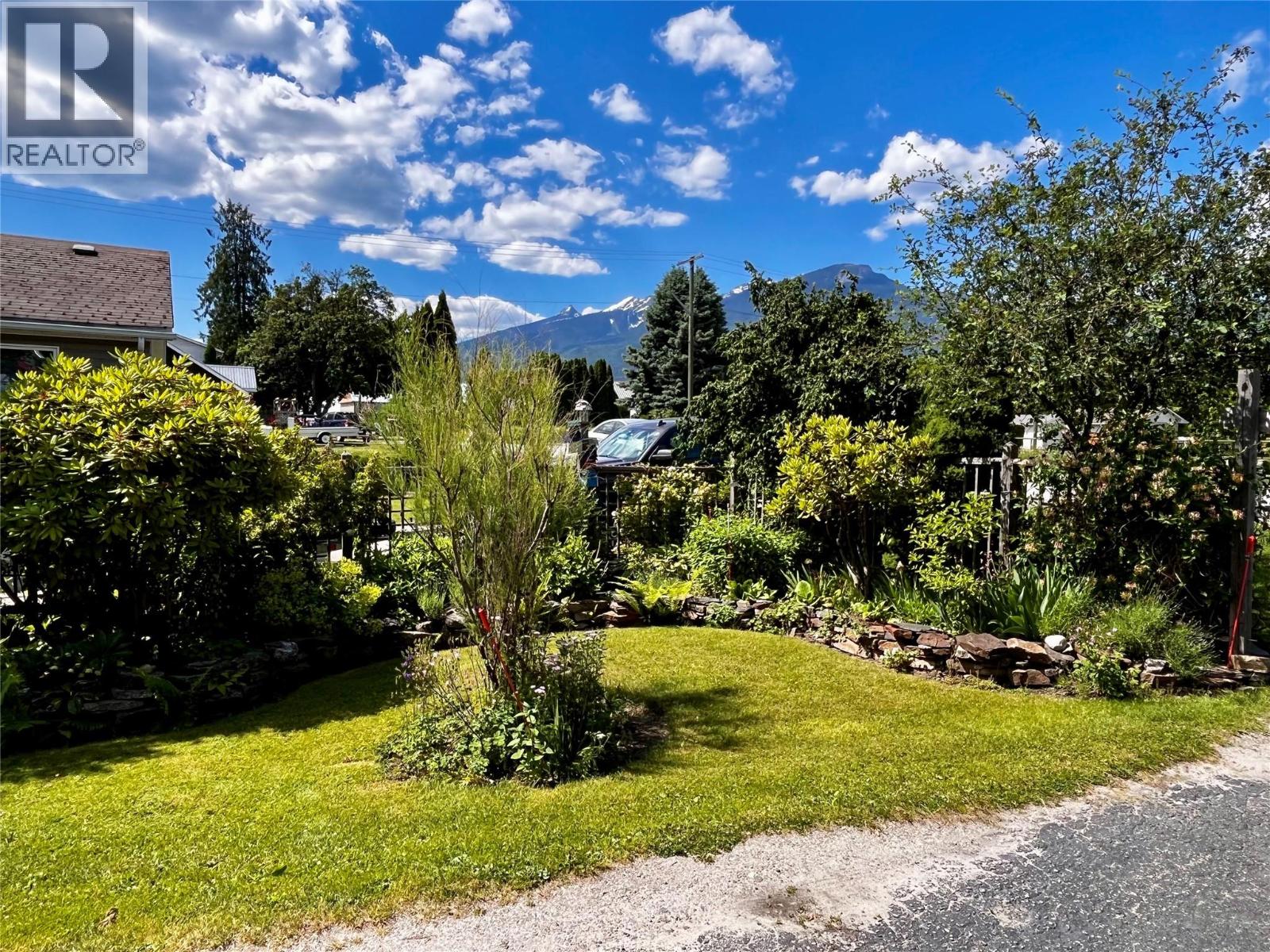 203 4th Avenue NW - 6