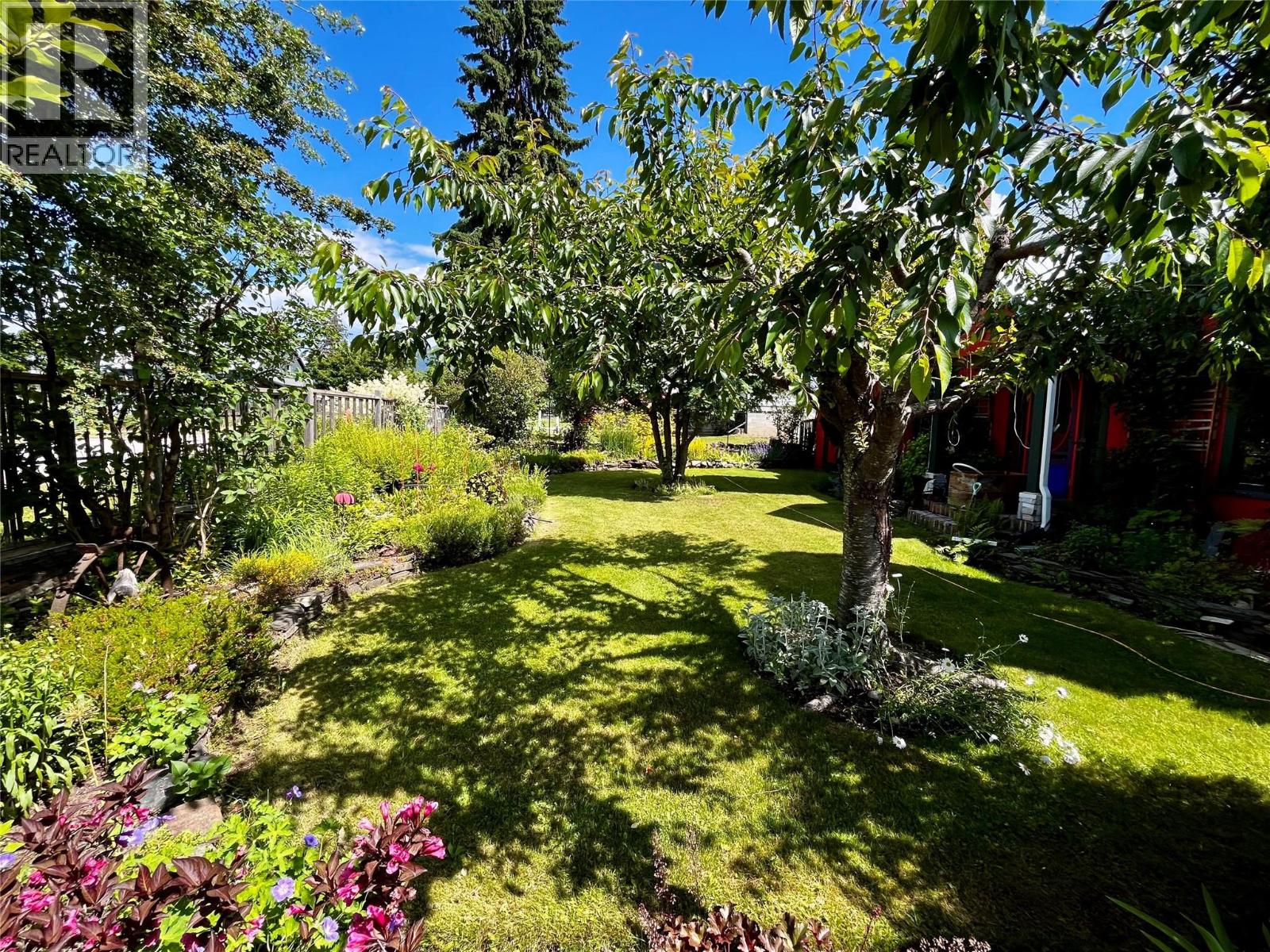 203 4th Avenue NW - 4