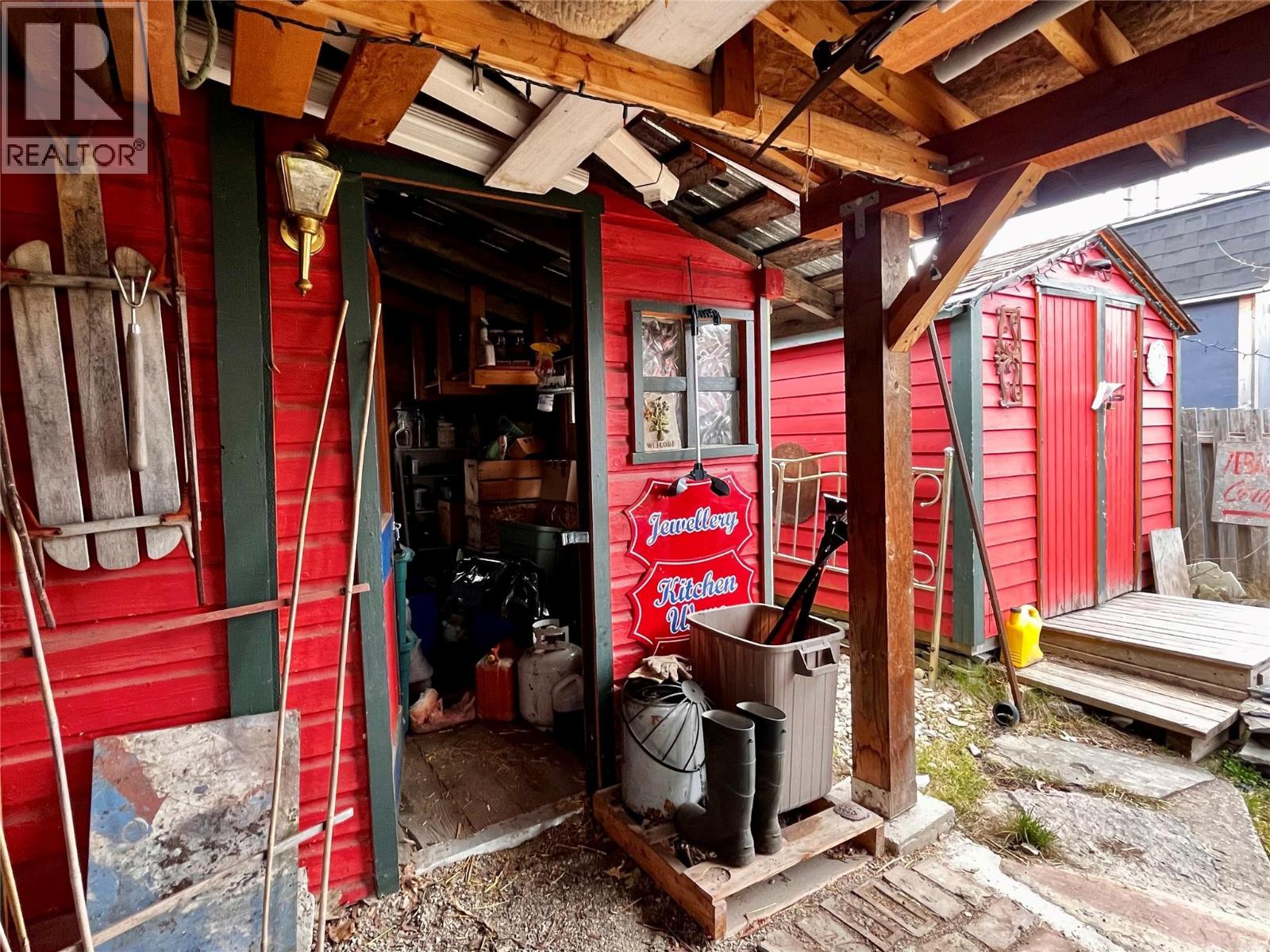 203 4th Avenue NW - 73