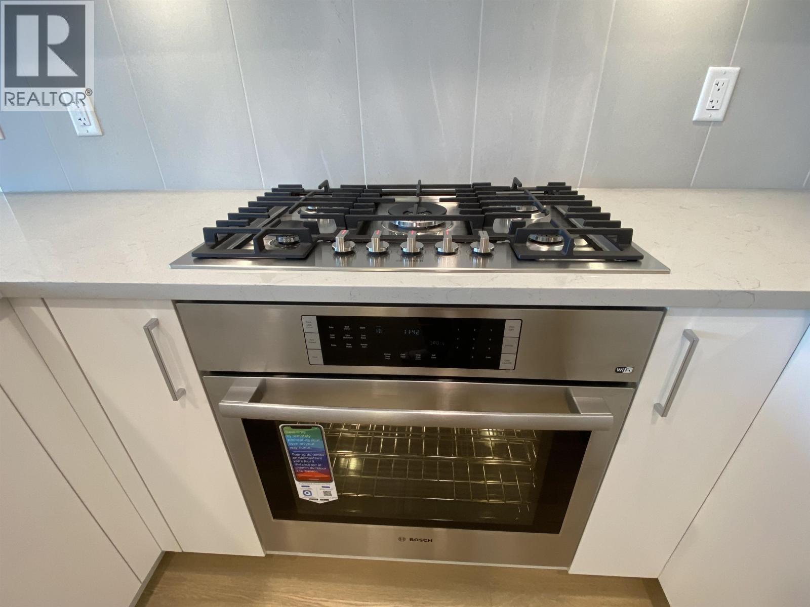 603 723 GROVER AVENUE, Coquitlam
