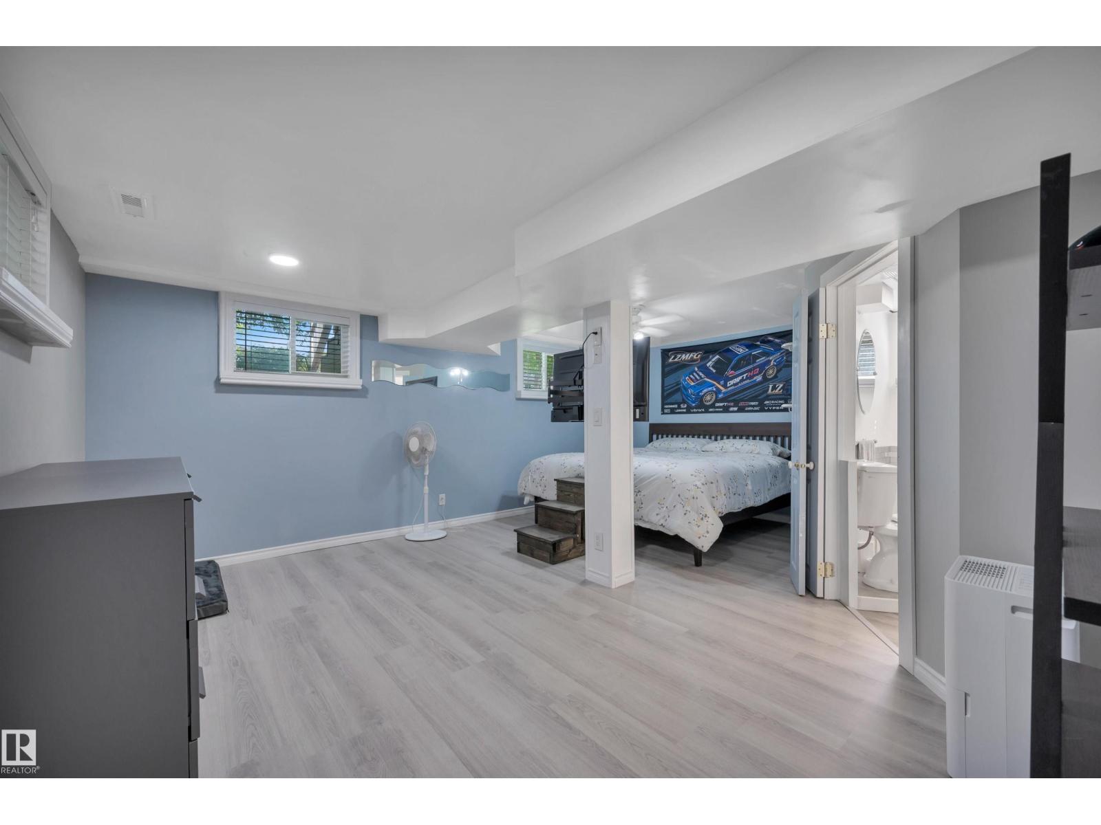 3631 108 AV NW — photo 25