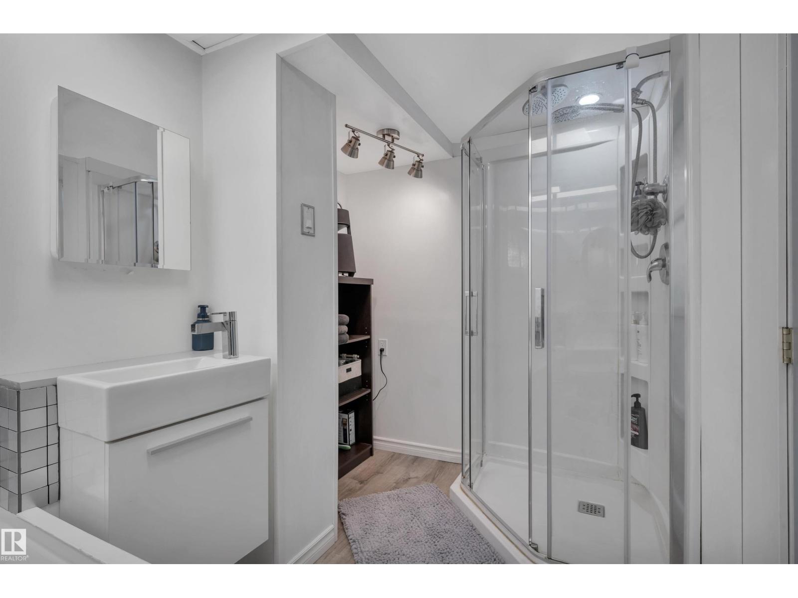 3631 108 AV NW — photo 29