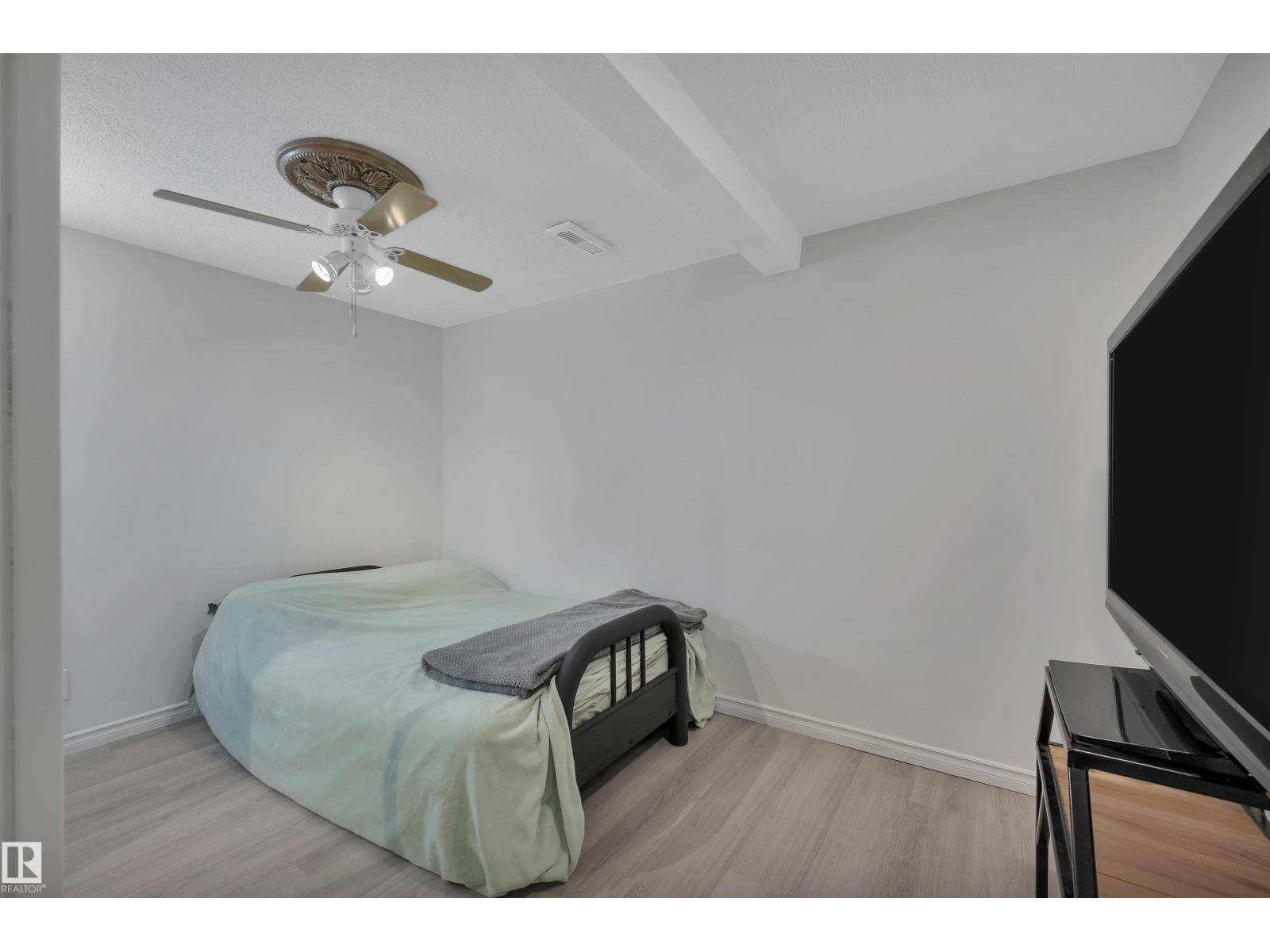 3631 108 AV NW — photo 31