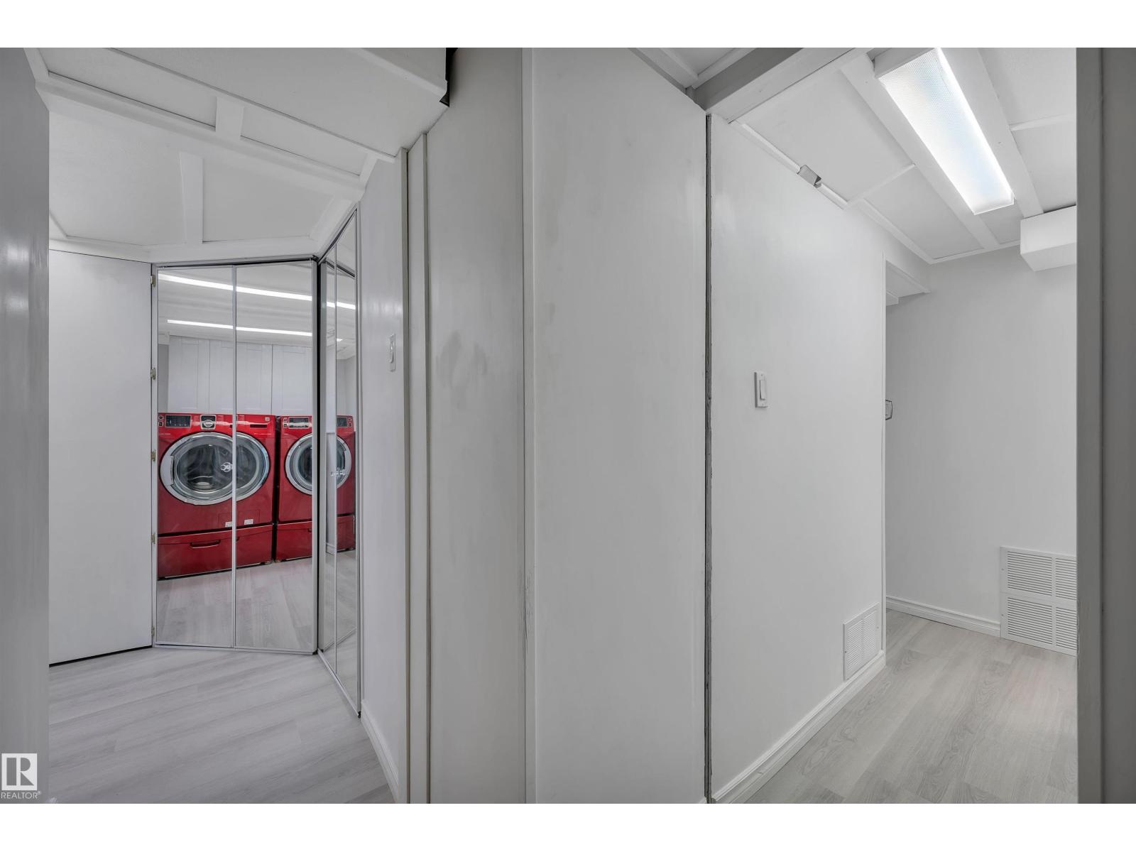 3631 108 AV NW — photo 33