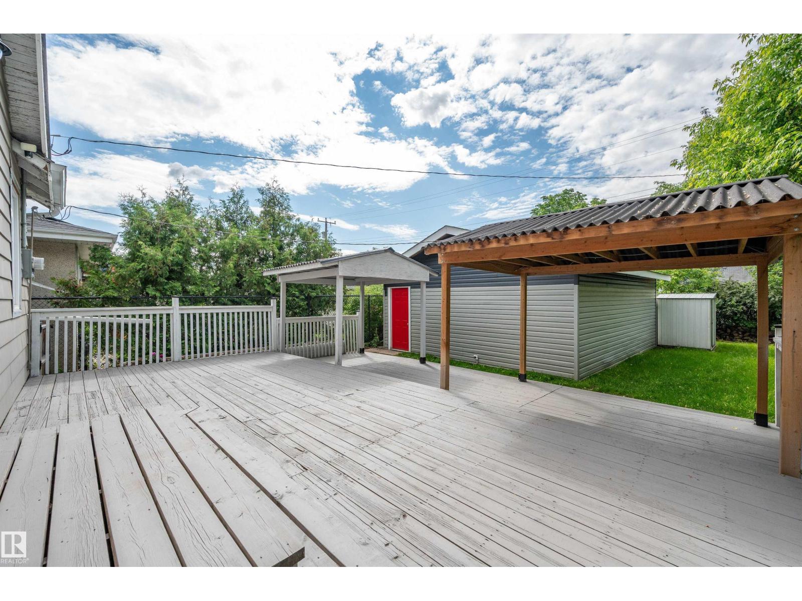 3631 108 AV NW — photo 38