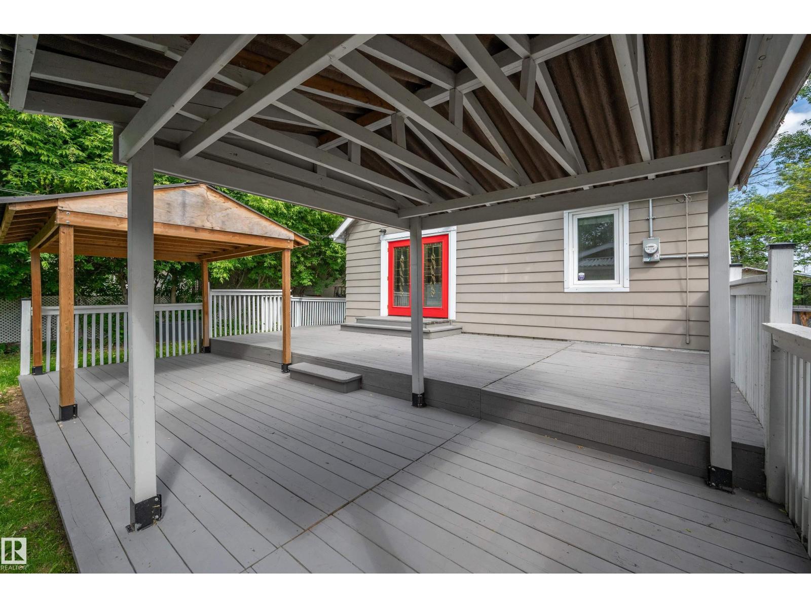 3631 108 AV NW — photo 40