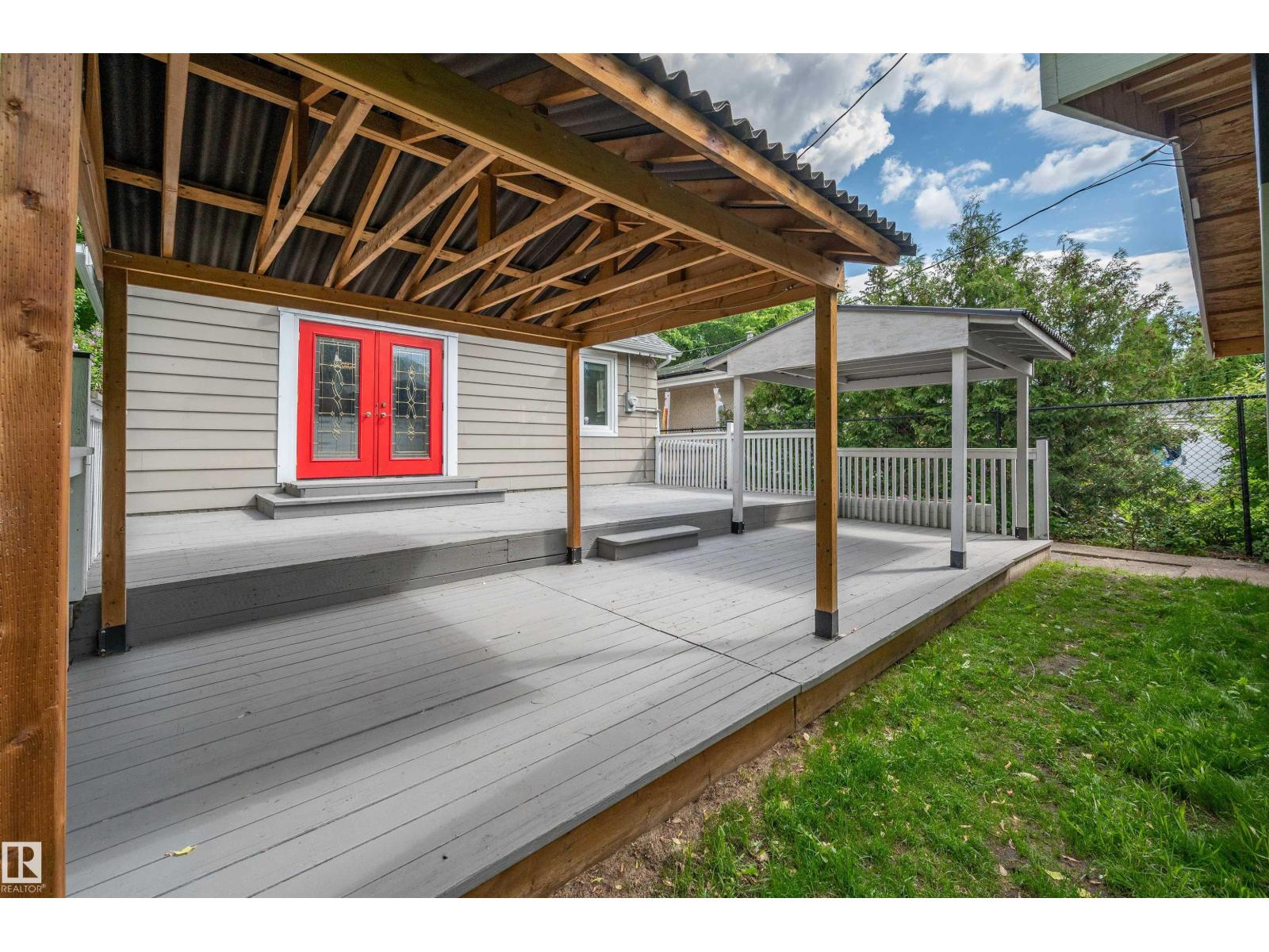 3631 108 AV NW — photo 41