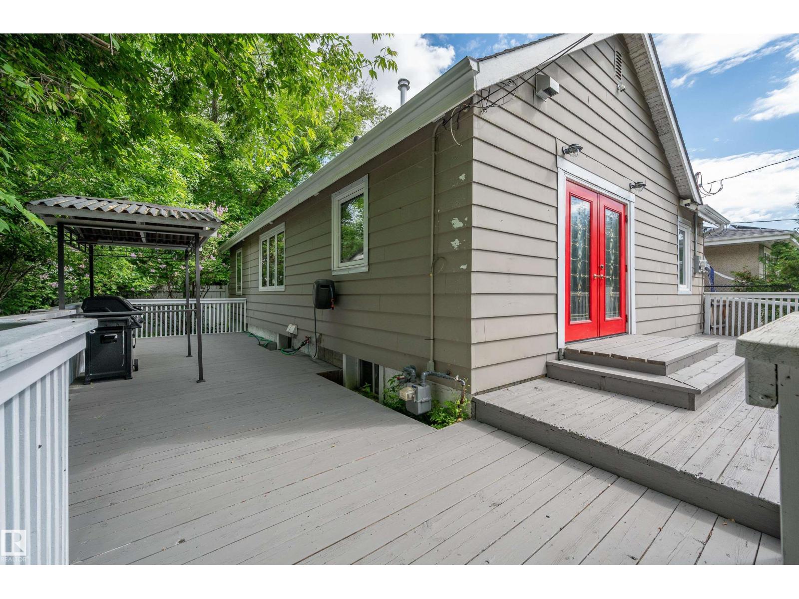 3631 108 AV NW — photo 42