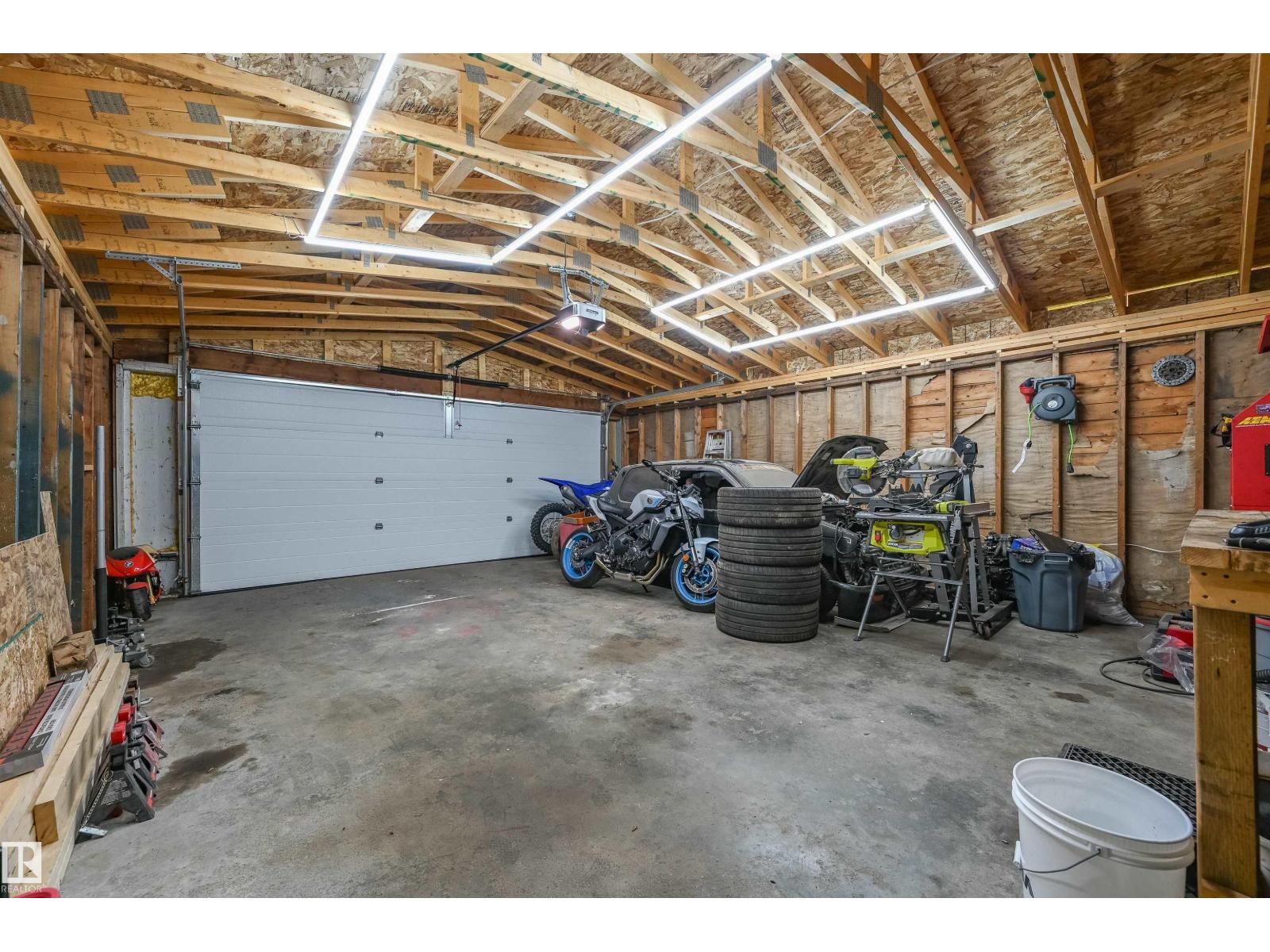 3631 108 AV NW — photo 50