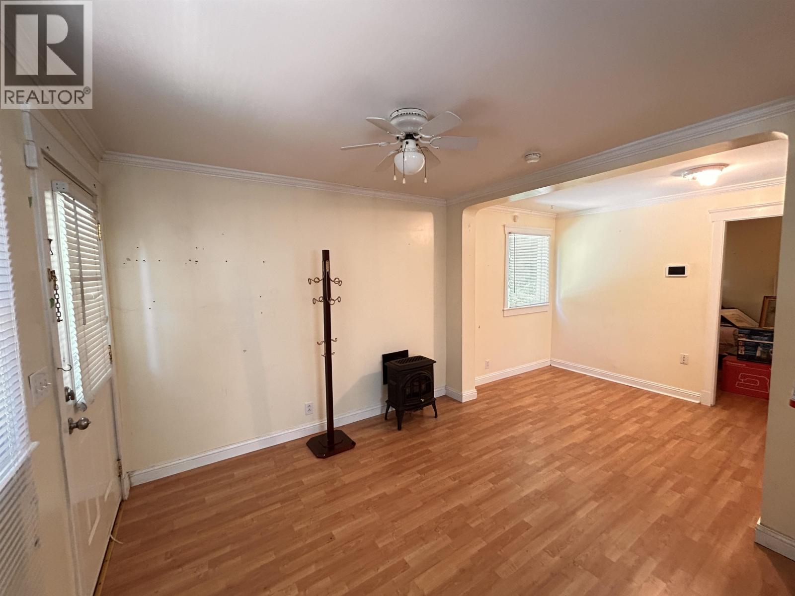 836 ELGIN STREET - 11