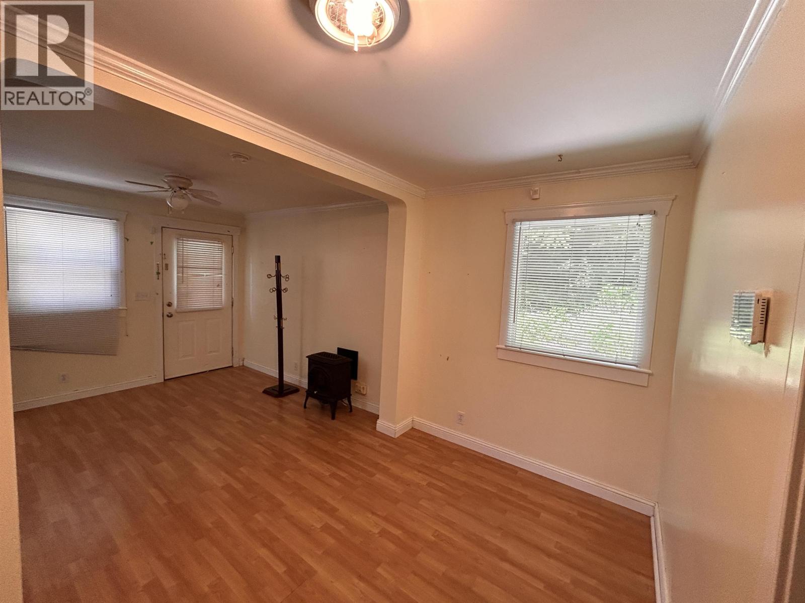 836 ELGIN STREET - 13