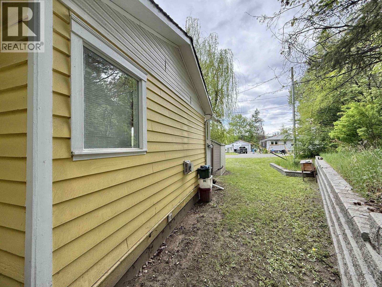 836 ELGIN STREET - 24