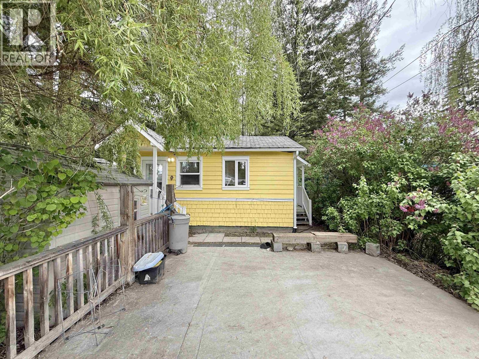 836 ELGIN STREET - 4