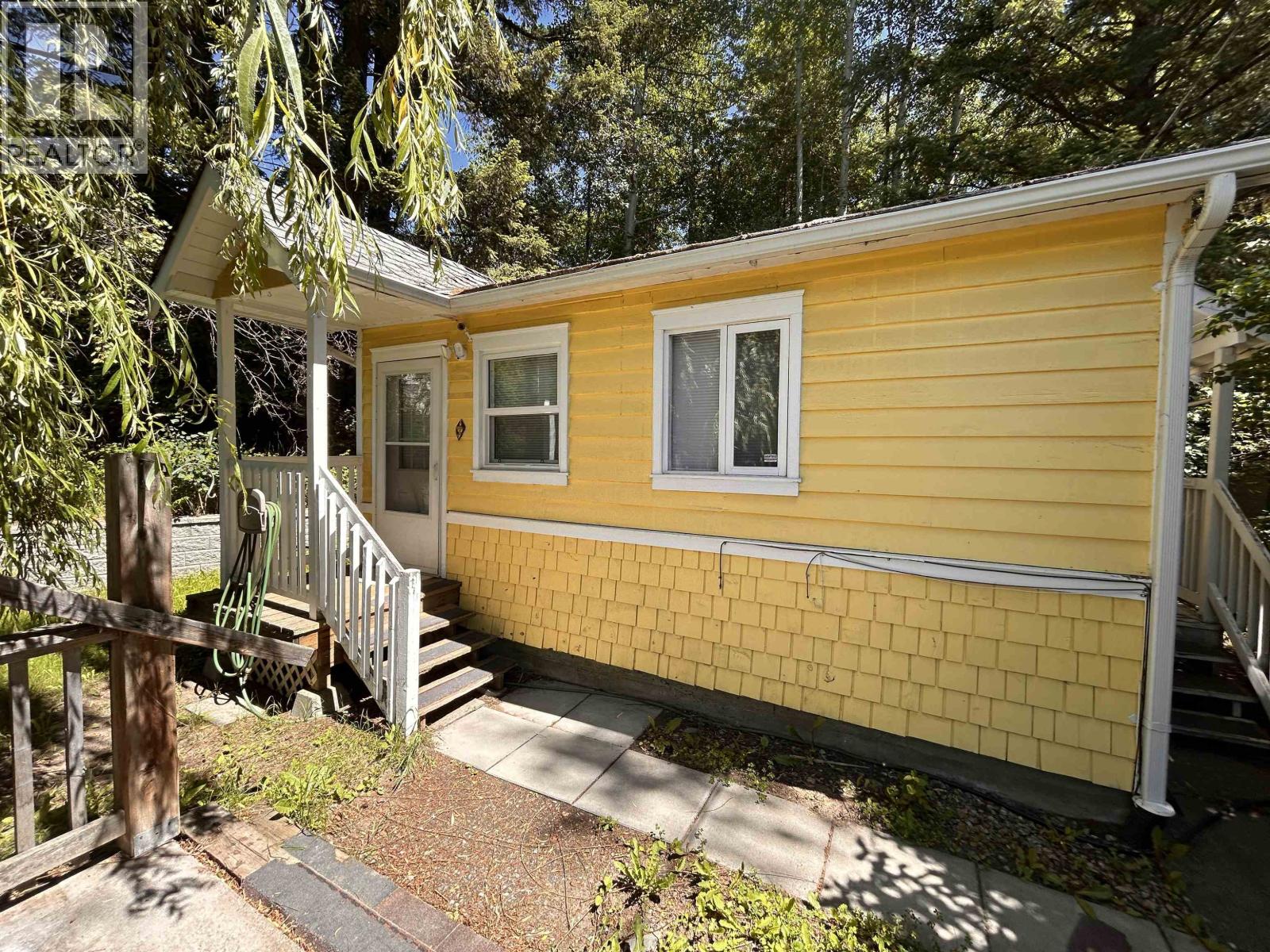 836 ELGIN STREET - 5