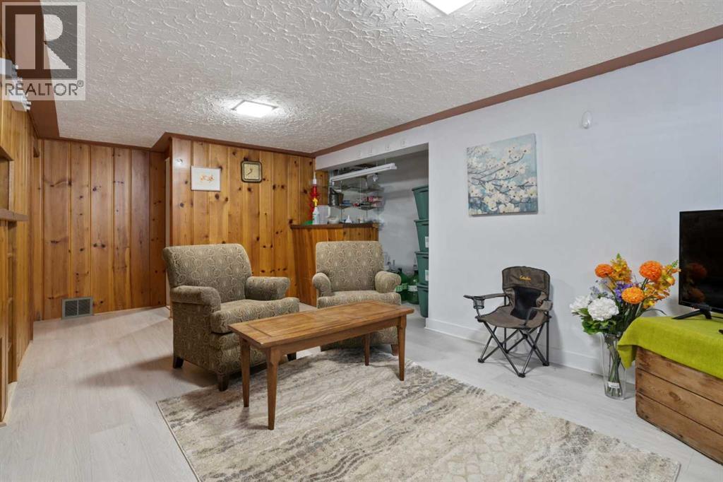 5615 49 Avenue - 22