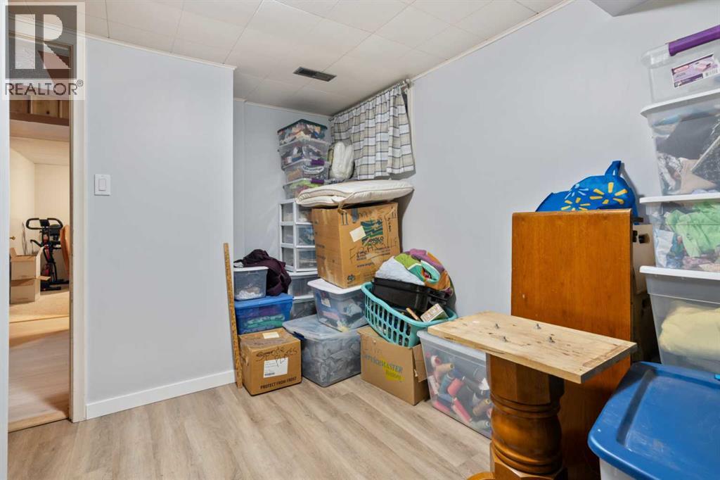 5615 49 Avenue - 26
