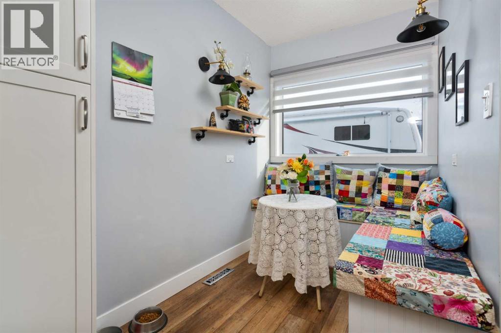 5615 49 Avenue - 12
