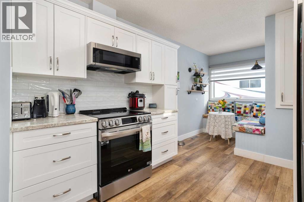 5615 49 Avenue - 10
