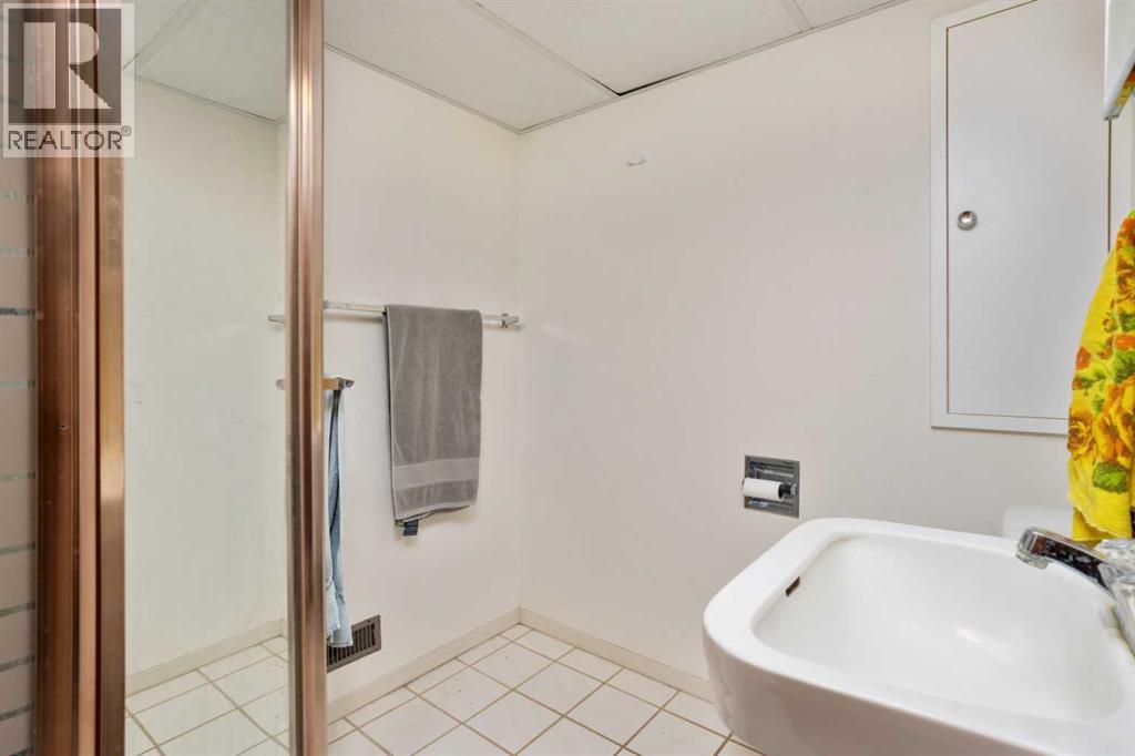 5615 49 Avenue - 29