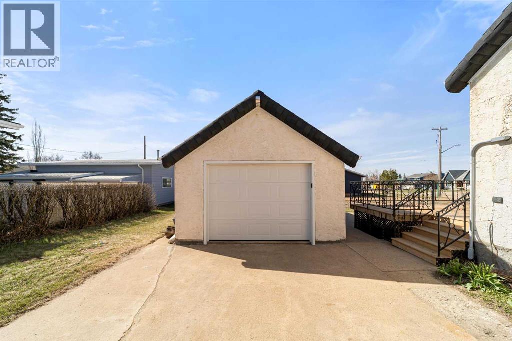 5615 49 Avenue - 31