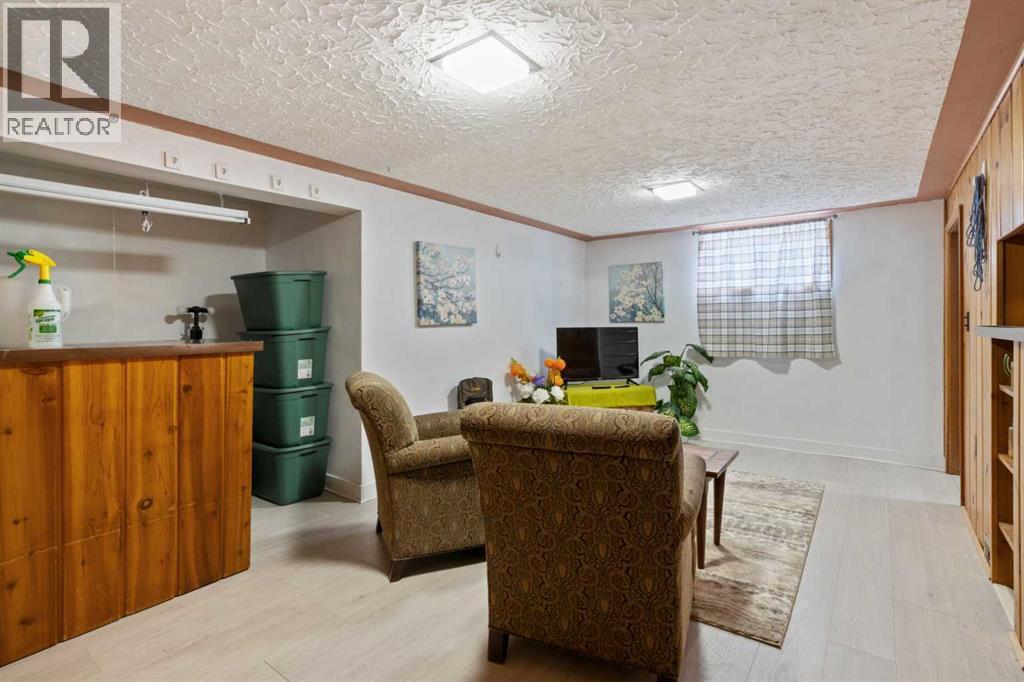 5615 49 Avenue - 24