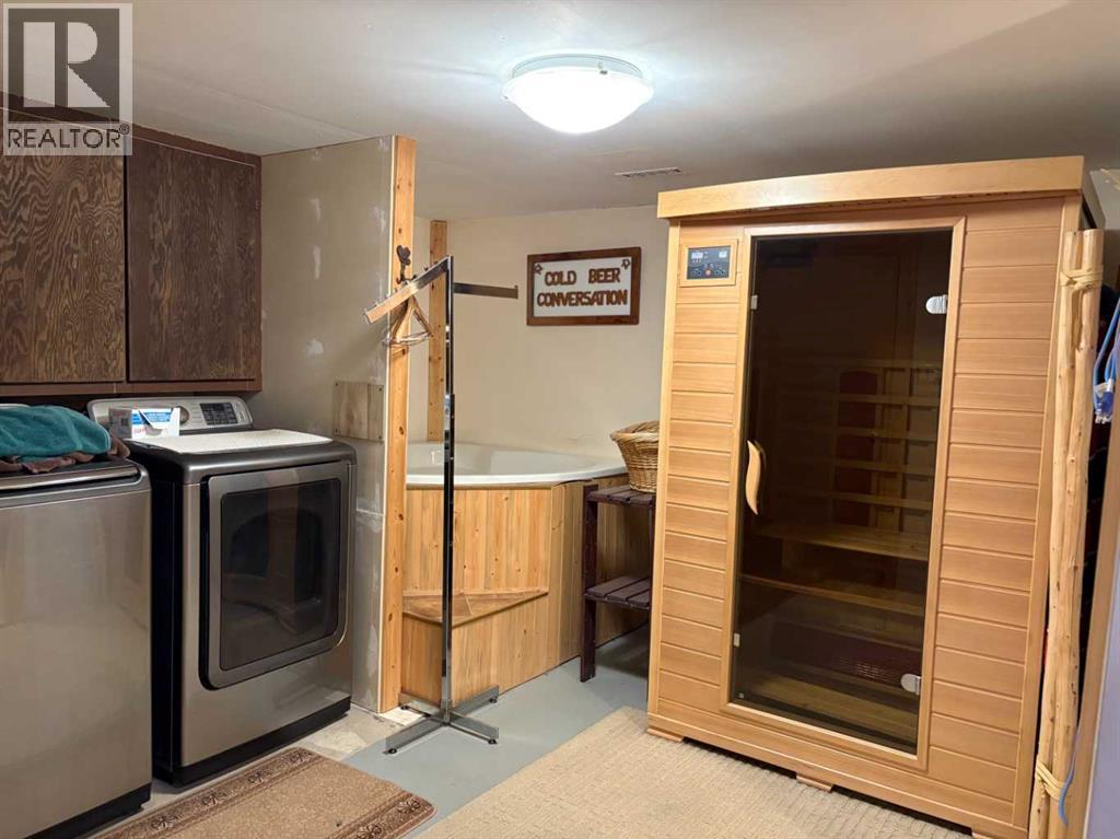 4915 50 Avenue E - 16