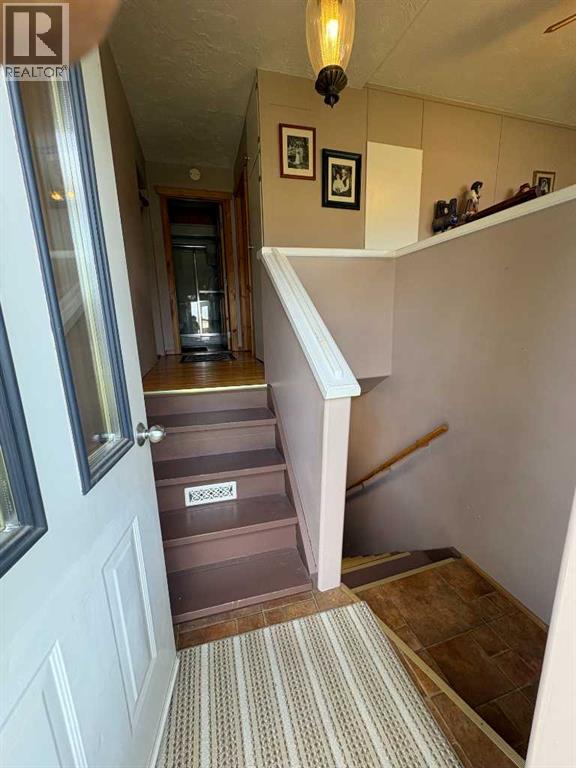 4915 50 Avenue E - 11