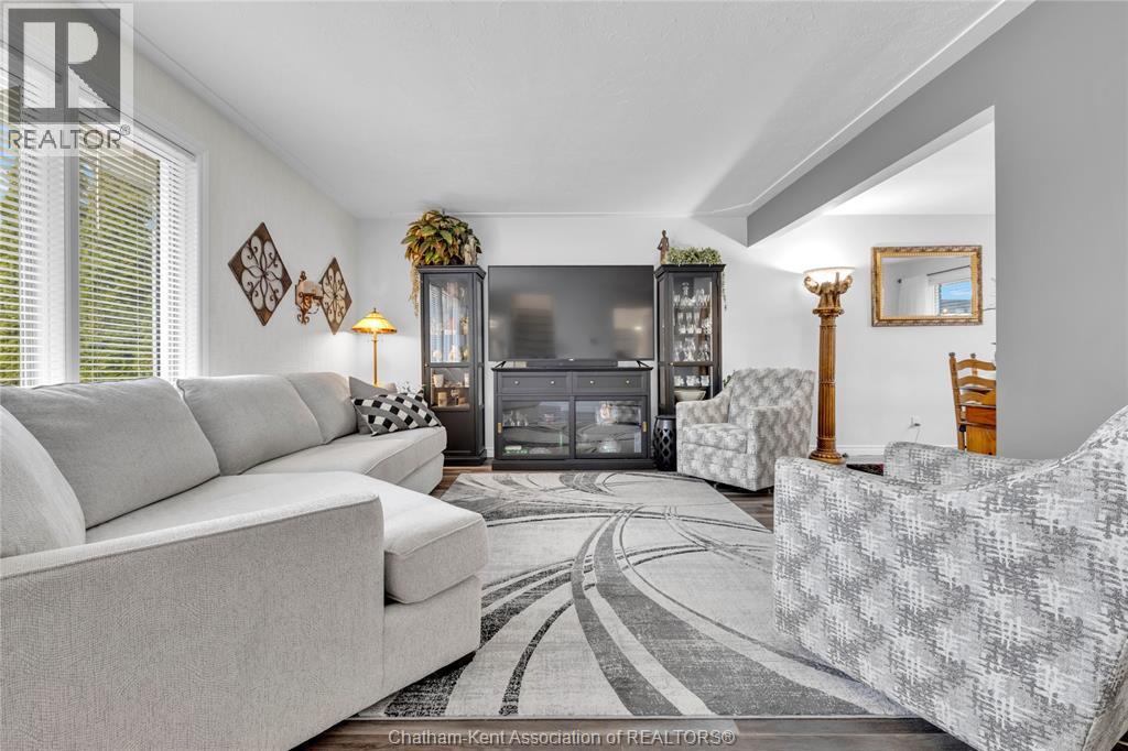 5 Phyllis AVENUE - 14
