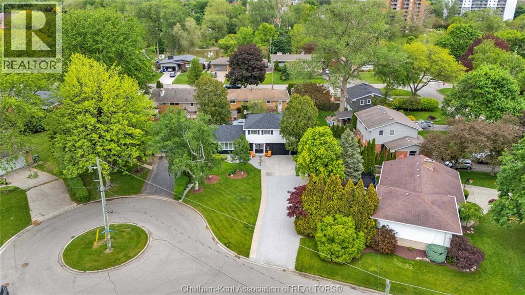 5 Phyllis AVENUE - 37