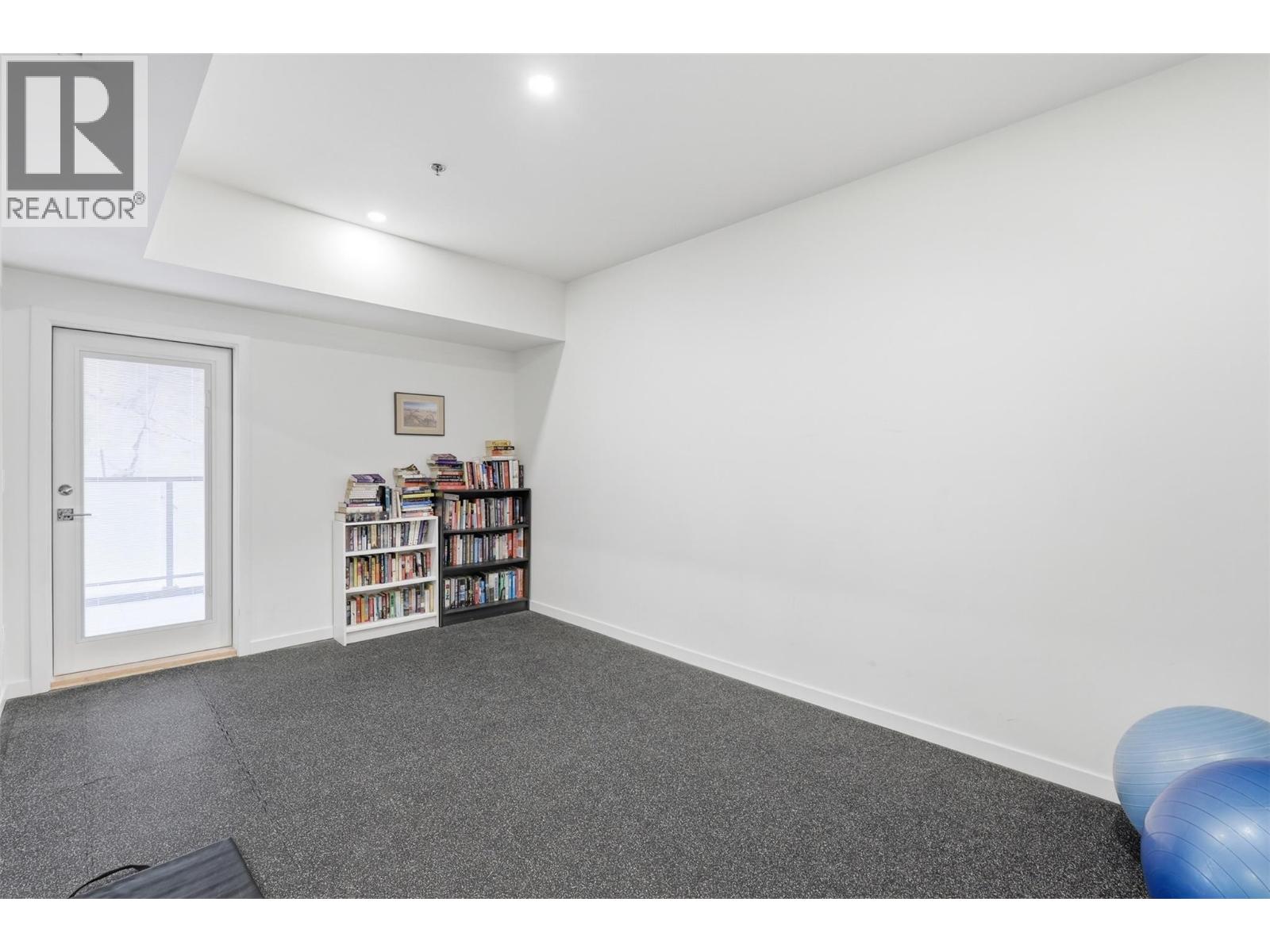 #3407 1405 Springhill Drive - 35