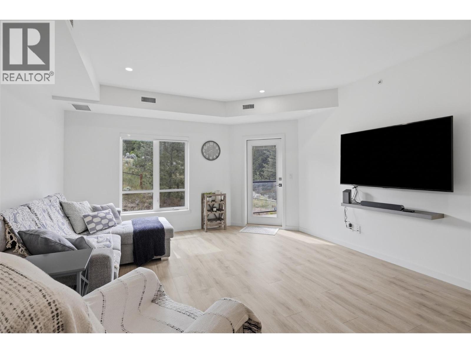 #3407 1405 Springhill Drive - 10