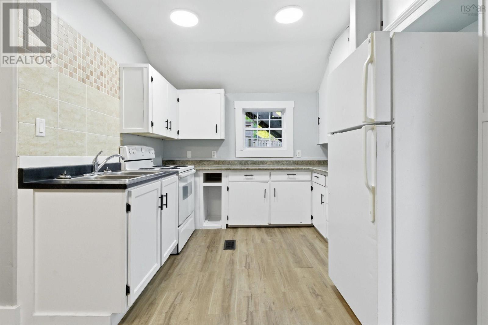 Property 7 of 36 of 59 Pleasant Street