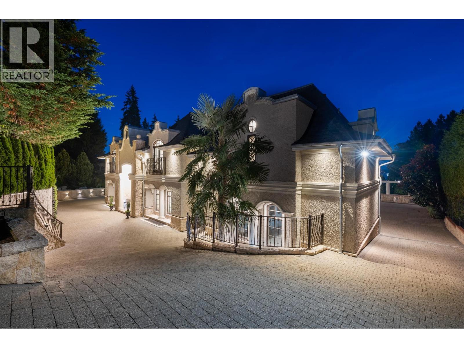 2912 MATHERS AVENUE, West Vancouver