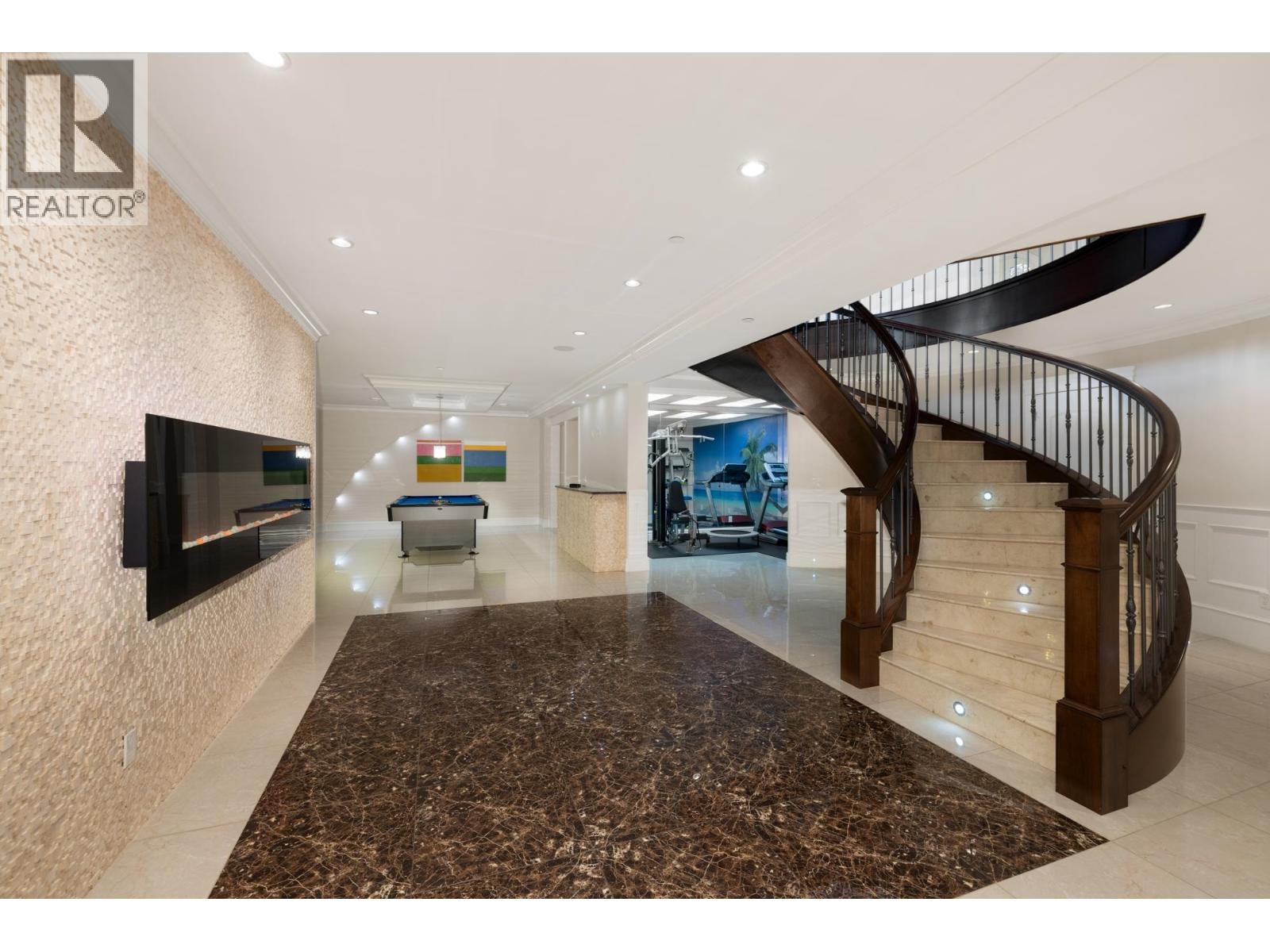 2912 MATHERS AVENUE, West Vancouver