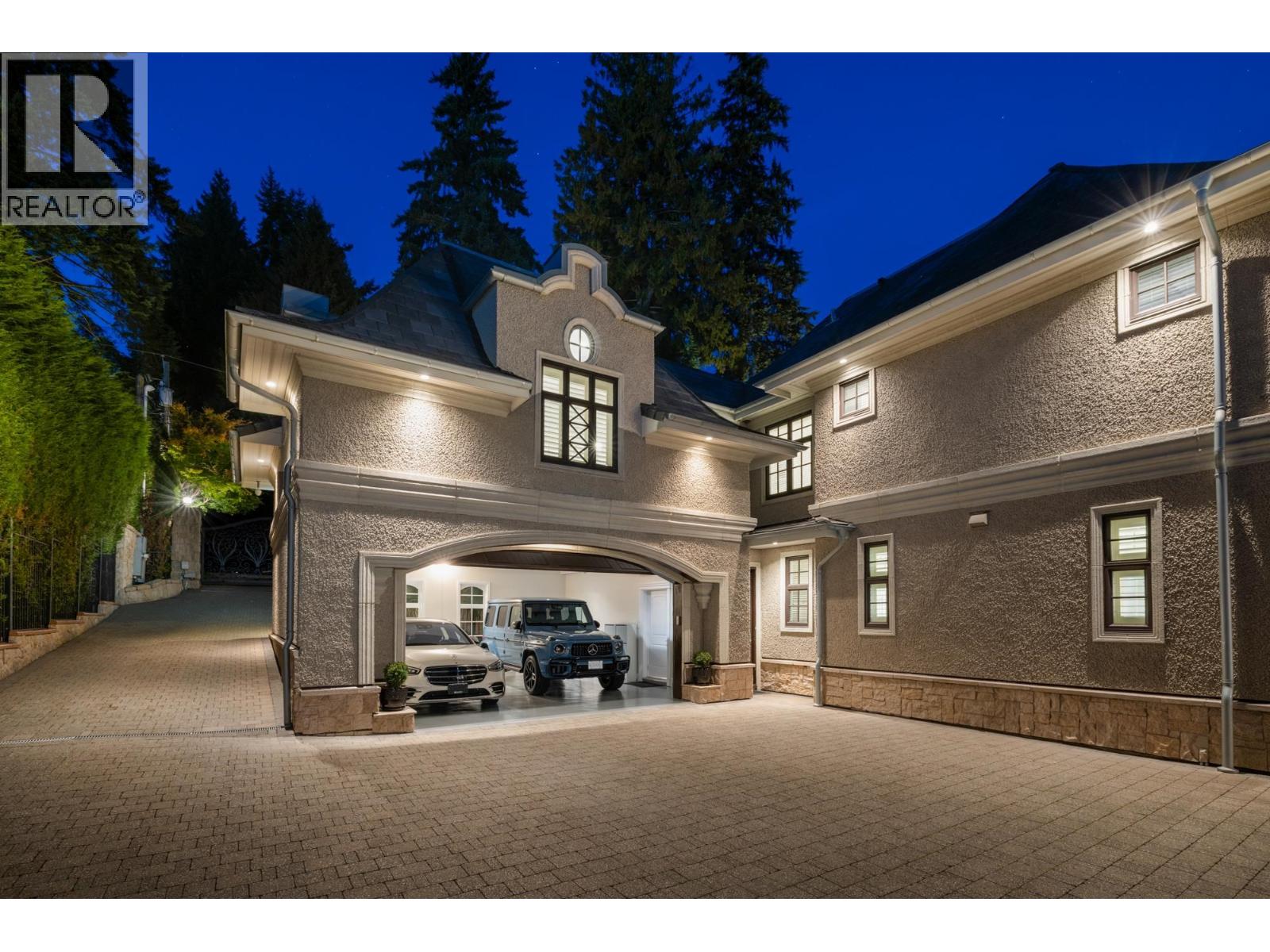 2912 MATHERS AVENUE, West Vancouver