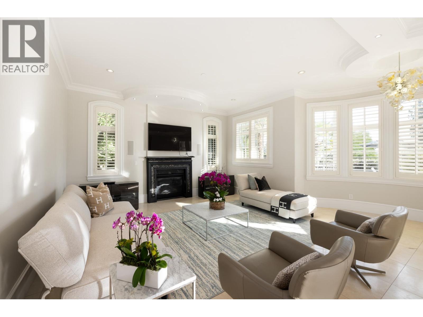 2912 MATHERS AVENUE, West Vancouver