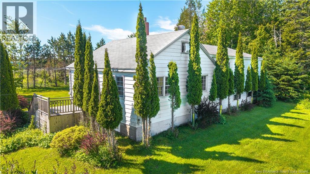 709 Mowat Drive - 1