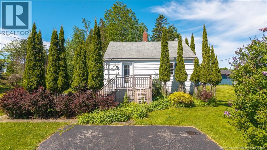 709 Mowat Drive - 2