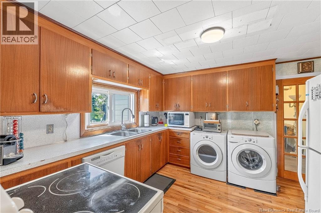 709 Mowat Drive - Image 17