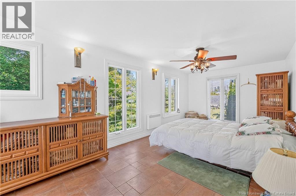 709 Mowat Drive - Image 6