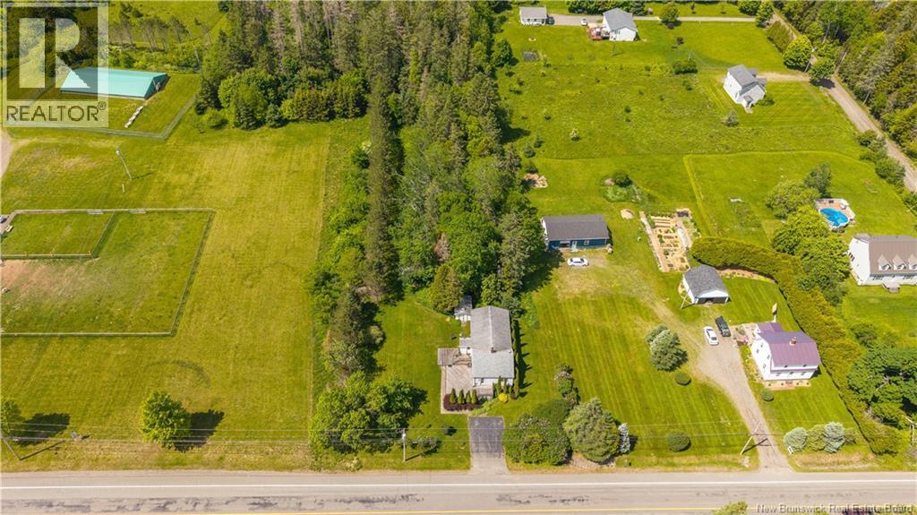 709 Mowat Drive - 34