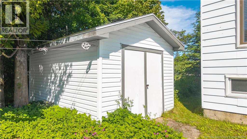 709 Mowat Drive - Image 29