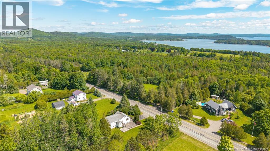 709 Mowat Drive - Image 3
