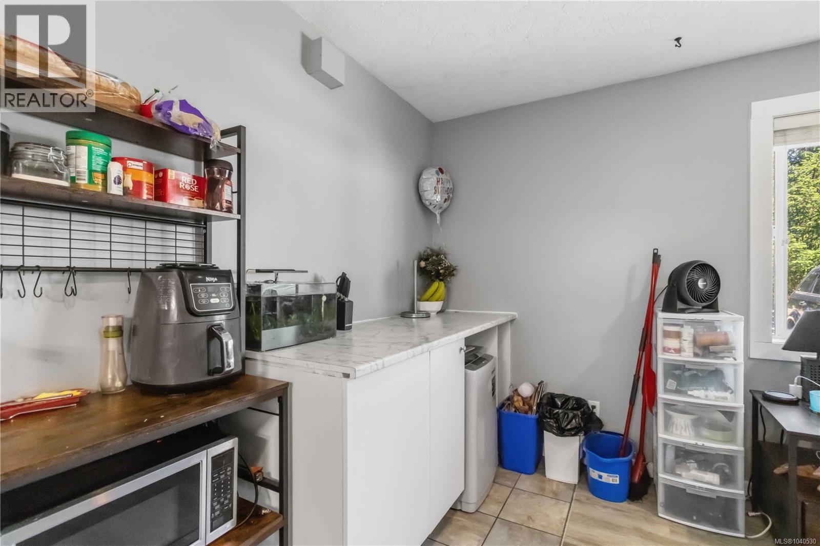 2594 Buckler Ave - 34