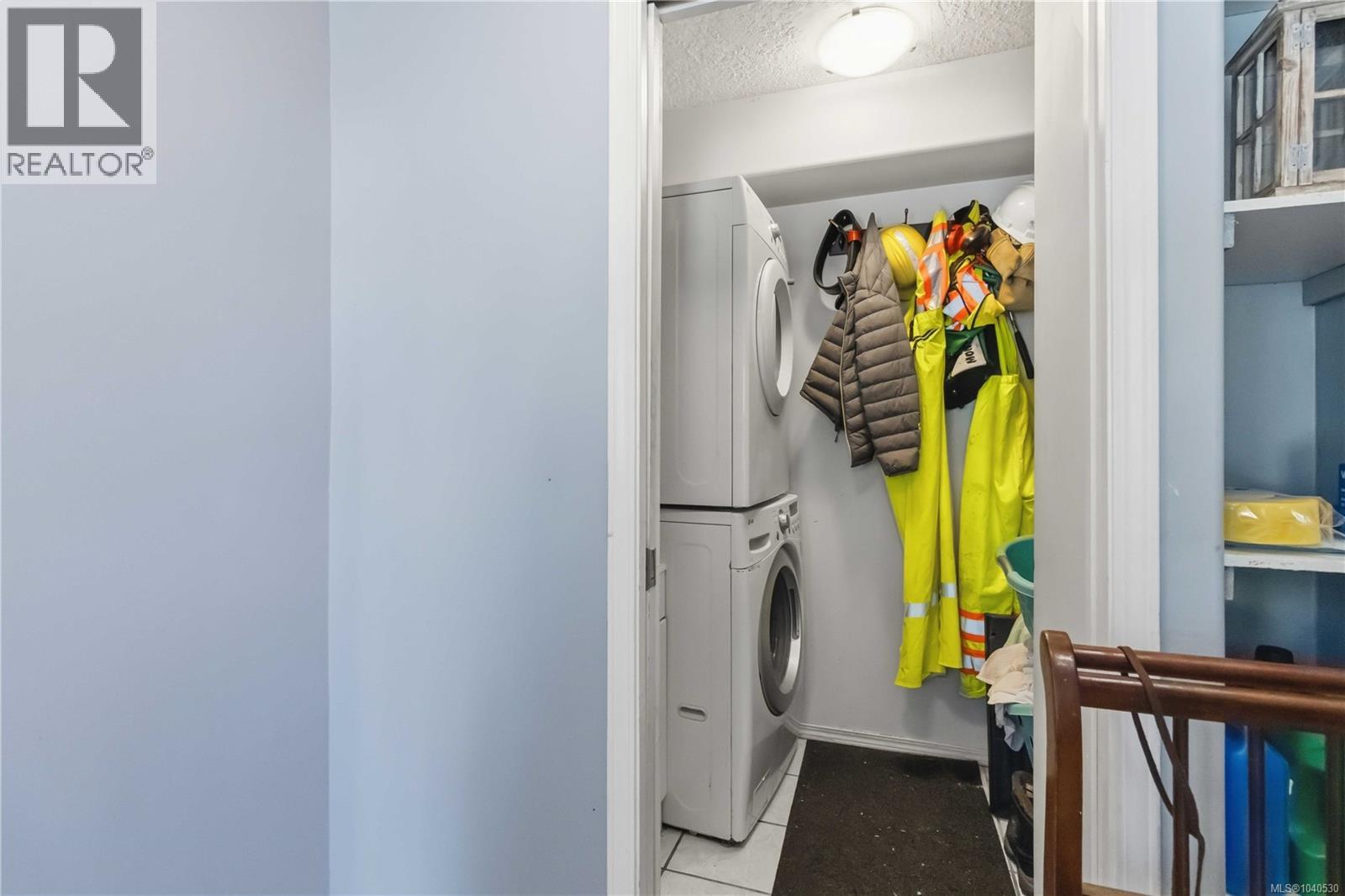 2594 Buckler Ave - 30