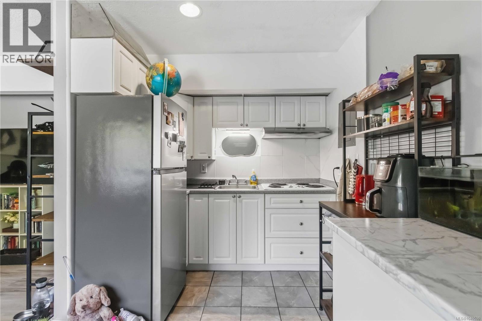 2594 Buckler Ave - Image 33