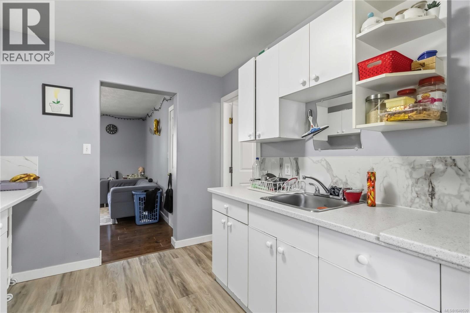 2594 Buckler Ave - 44