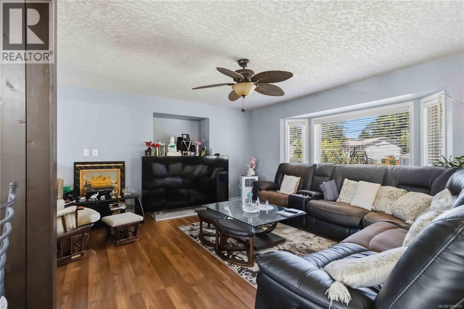 2594 Buckler Ave - 10