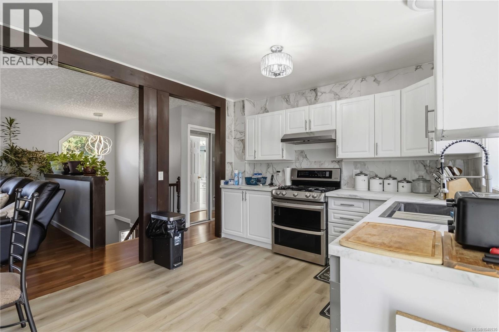 2594 Buckler Ave - 14